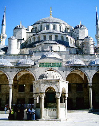Coupoles étagées de la mosquée bleue