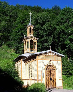 Parc National d'Ojców - Charmante chapelle en bois sur pilotis